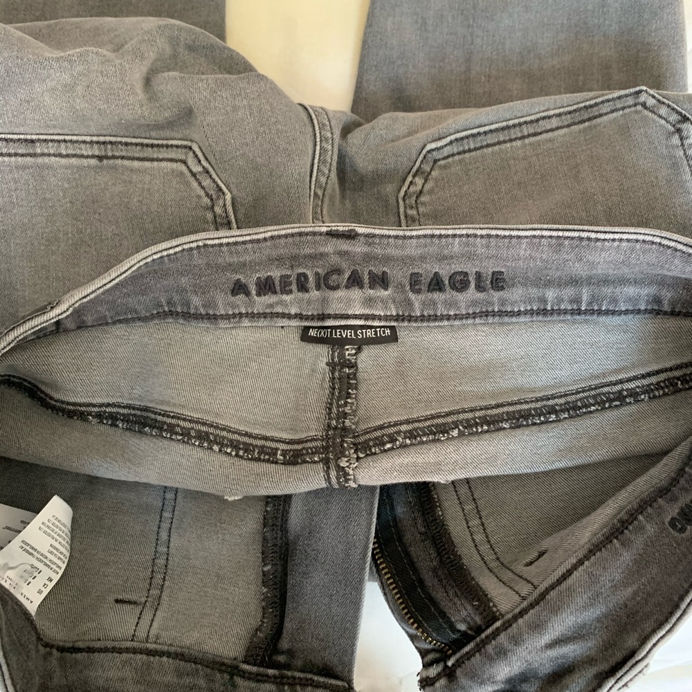 AEO - High Rise Jeans - Picture 3 of 5